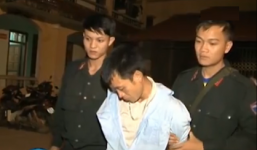 Bắt nóng đối tượng cất giấu 10 bánh heroin trong cốp xe