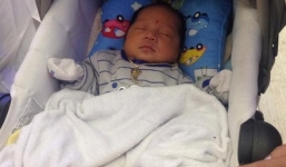 Lần đầu lộ diện con trai Tuấn Hưng và Hương Baby