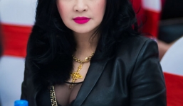 Thanh Lam lên chức bà ngoại ở tuổi 45