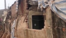 Hiện trường vụ xe tải đè vỡ tường nhà dân