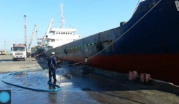 Tàu cá bị đâm chìm, 8 ngư dân thoát chết