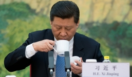 Người Trung Quốc đổ xô đi mua vật dụng ăn theo Tập Cận Bình