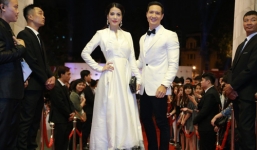 Trương Ngọc Ánh lộng lẫy bên Kim Lý trong lễ bế mạc LHP quốc tế Hà Nội