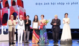 “Đập cánh giữa không trung” được vinh danh tại LHP Quốc tế