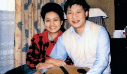 Mối tình 'sét đánh' và đầy sóng gió của vợ chồng ông Tập Cận Bình