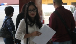 Vợ 'bầu' Kiên giản dị đến phiên tòa xét xử chồng