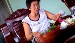 “Làng xem bói” Tây Ninh: Vừa lên đồng, vừa xem tivi và ăn nhậu