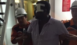 Bất chấp mưa bão để cứu thuyền viên Trung Quốc bị nạn