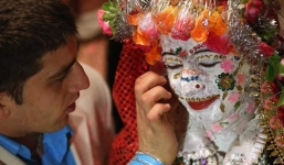 Cô dâu trang điểm thành 'xác ướp' trong ngày cưới