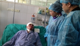 Chiến sĩ sống sót duy nhất trong vụ máy bay rơi ở Hòa Lạc đã cử động được