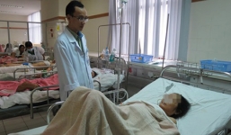 Ăn hồng giòn, nhiều người phải vào viện phẫu thuật