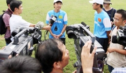 Vì sao HLV Miura nổi cáu với phóng viên?