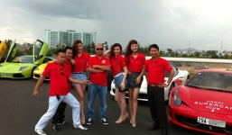 Cậu ấm cô chiêu Trung Quốc khoe cuộc sống xa hoa tại Mỹ