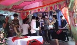 Xem U50 nhảy nhiệt tình trong đám cưới