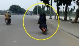 Hai thiếu nữ lạng lách, đánh võng liều lĩnh giữa đường