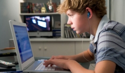 Báo động lối sống theo web đen, phim sex của một bộ phận giới trẻ