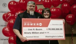 Lần đầu mua vé số, trúng ngay giải độc đắc 2.000 tỷ