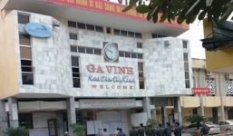 Người đàn ông lạ mặt bất ngờ đổ 20 lít xăng đốt ga Vinh