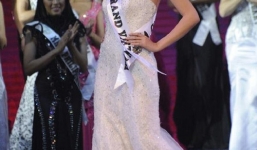 Ngân Hà đăng quang Á hậu 1 Quý bà năm toàn cầu 2014