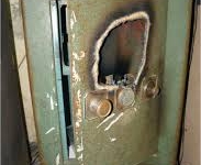 Phá két sắt trường Y, kẻ gian nẫng 700 triệu