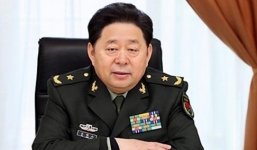 Tướng Trung Quốc dùng xế sang chở vàng thỏi hối lộ quan tham