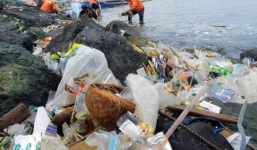 Đại dương ngập ngụa hơn 5 nghìn tỷ miếng nhựa trôi nổi
