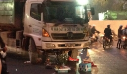 Xe chở chất thải cán bé gái 12 tuổi tử vong