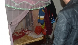 Ngủ ở quán internet, bé gái 10 tuổi bị xâm hại