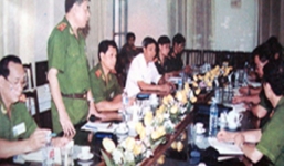 Cuộc vây ráp giữa rừng già và trùm ma tuý có “tài nếm” ma tuý