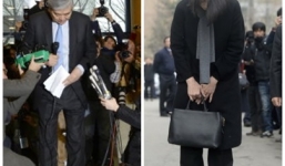 Bố con ông trùm hàng không HQ phải xin lỗi vì đuổi tiếp viên trưởng