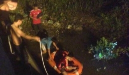 Bị truy đuổi, đôi nam nữ vứt xe máy nhảy sông Sài Gòn