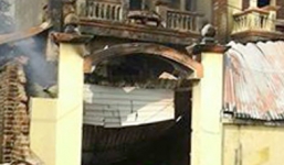 Cháy nhà làm vàng mã, 3 người cùng gia đình tử vong