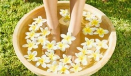 Tác dụng 'vàng' của việc ngâm chân hàng ngày