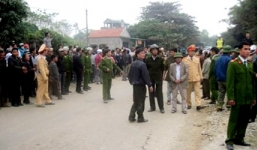 Hàng trăm người dân vây đánh hai tên cẩu tặc trọng thương