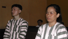 Nữ sát thủ thích đi chùa và 13 người bị đầu độc