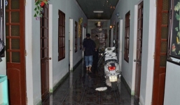 Phá động mại dâm núp bóng quán karaoke