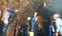 Sập hầm thuỷ điện, 12 người mắc kẹt: Chuẩn bị vào hầm cứu người