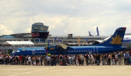 Máy bay Vietnam Airlines hạ cánh khẩn cấp: Phi công bấm nhầm nút?