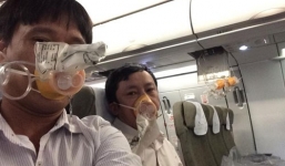 Hành khách kể gì về phút máy bay Vietnam Airlines hạ cánh khẩn cấp?