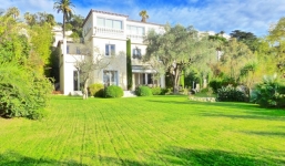 Biệt thự xa hoa tại Pháp của Bạc Hy Lai được rao giá 8,5 triệu USD