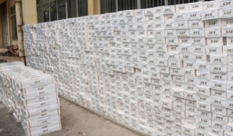 16.000 gói thuốc lá không rõ nguồn gốc ngụy trang trong bao tải