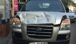 CSGT truy đuổi đến cùng, bắt giám đốc lái ôtô gây tai nạn rồi bỏ chạy