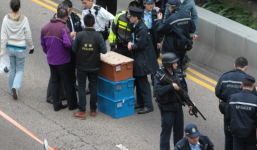 Người dân “hôi của” hàng triệu đô, nhân chứng kể lại sự vụ