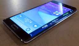 Bộ ba smartphone 'siêu dị' của năm 2014