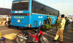 Mẹ bị xe tải cán tử vong trên đường đưa con trai đi học