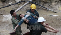 Công binh giải cứu 12 công nhân mắc kẹt ở Đạ Dâng như thế nào?