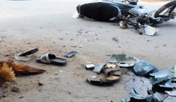 Cuộn thép rơi xuống đường, 2 người bị thương