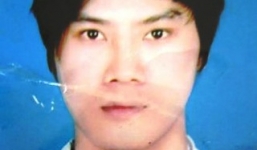 Chơi game hết tiền, rút súng uy hiếp chủ tiệm cướp tài sản