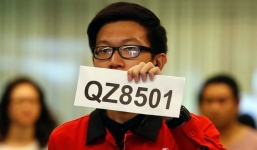 Máy bay AirAsia mất tích: Tin nhắn bí ẩn nói rằng hành khách vẫn an toàn