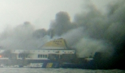 Cháy phà chở 478 người ở Hy Lạp, hành khách tuyệt vọng chờ được cứu